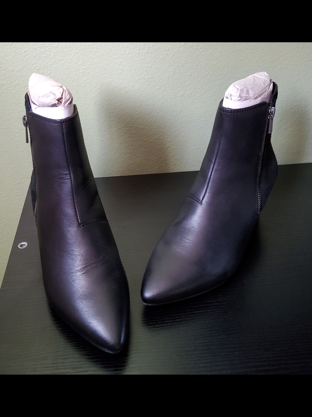 Clarks Black Leather Pointed-Toe Zip Ankle Booties